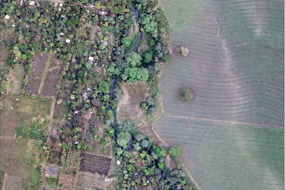 Imagen aérea del cauce principal del río Acomé tomada por dron